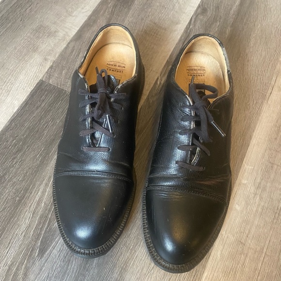 Women’s Nike Air spiked golf shoes - Picture 2 of 5